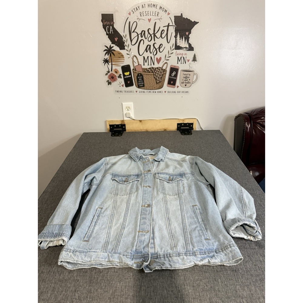 Universal Thread Women's Light Wash Blue Denim Jacket Oversized Sz S Fall